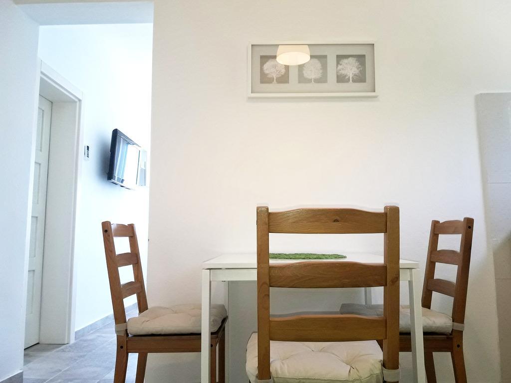 Апартаменти Two Palms Сутоморе